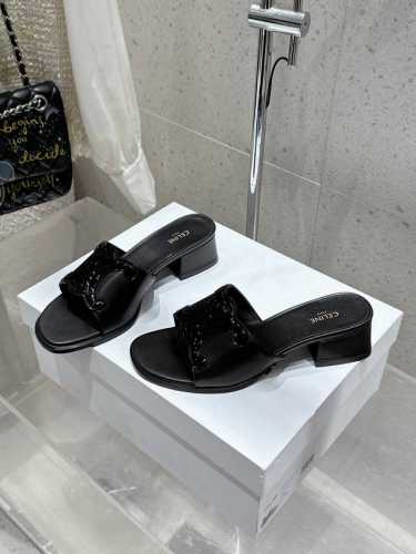 顶级版 celine 赛琳早春新款春夏新品凯旋门罗马粗跟拖鞋非常高级的一款凯旋门设计极具品牌辨识度，超级好看百搭，好少女鞋面：进口漆皮内里：进口山羊皮大底：进口