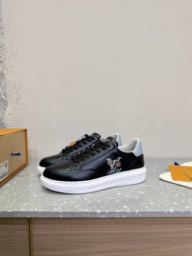 Louis Vuitton 25ss新款 路易威登 小白鞋 休闲鞋 运动鞋驴牌LV路易威登为环保设计情侣鞋Charlie 与Squad运动鞋侧身超大LV log