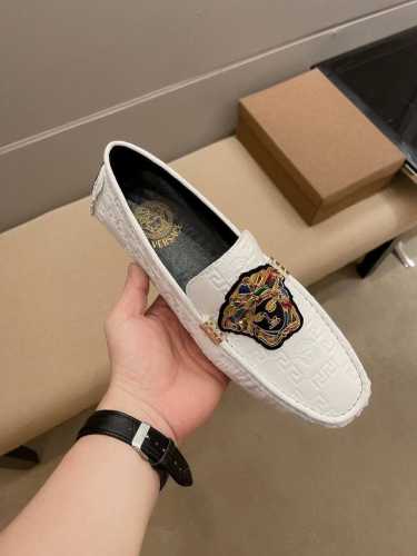 品牌范思哲，胡歌同款哦 官方新款+爆款，纯手工制作配合鞋面头层高端牛皮，绝对的好货，只卖懂货的你 ，奢华 低调有内涵，鞋面意大利进口头层牛皮+绣花品牌女妖，舒适