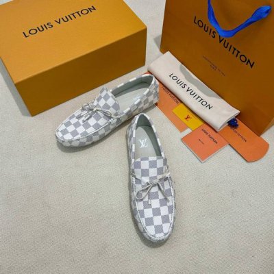 调工厂p价 男装男鞋 运动原单本款 Lv Driver 莫卡辛鞋以 拥有手缝鞋面和柔韧大号橡胶垫外底 粒面牛皮革鞋身铺陈 Damier 图案 侧面跃现源自 Da