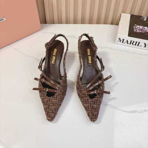 350 Miumiu缪缪2025Vs春夏最新走秀爆款单鞋系列 尖头猫跟单鞋 Miumiu秋冬T台走秀网红同款＂造梦不夜城＂，Miumiu能在重要场合上用得上了，