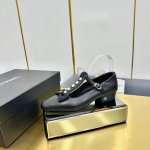 厂价 chane*小香C家2025 S 早秋新款 小香家今年最火的尖头单鞋 专柜根本一鞋难求 尖头设计 呆萌可爱 穿起来就是甜美女孩 真的特别又时尚 流畅的鞋型