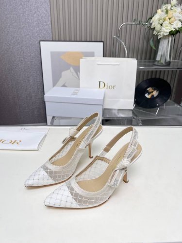 橡胶底 真皮底 顶级版本 迪奥 Dior 刺绣高跟鞋 刺绣图案 字母logo织带凉鞋款 2024春夏最新提花刺绣图案凉鞋款. 烫钻点缀 原版购入. 特订材料.