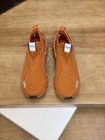 售 价: P 商品商标： Bos * Boss* 低帮运动鞋 正码码数: 38-44 可订做45 商品材料：鞋面进进口透气飞织，透气内里，原版大底。 编 号：3