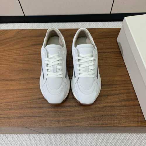 Brunell* Cucinell* 新款休闲运动鞋。鞋面采用进口牛绒纯手工串联珠链配饰！内里垫脚是高密斜纹棉布，原版开模大底！上脚超舒适。 码数：35-42