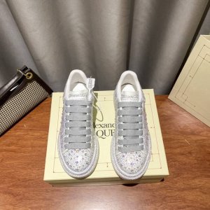橙子出厂价p alexandermcqueen 亚历山大 麦昆 情侣款小白鞋 厚底休闲鞋 运动鞋板鞋 满钻# 性感唯美 逛街约会必不可少的一款 适合喜欢潮流的你