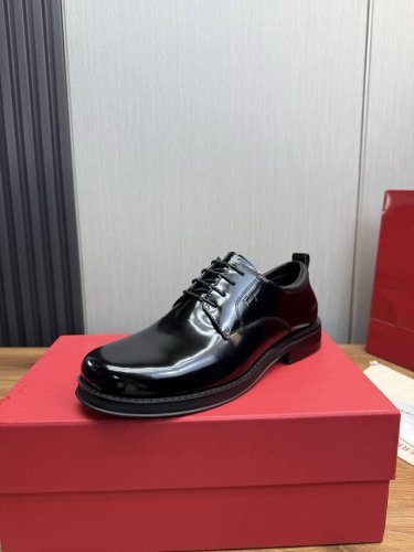 工厂p价 菲拉格慕. Ferragamo 男士乐福皮鞋 最新爆款 1:1原单代购品质 顶级狠货 鞋面进口开边珠牛皮 手工立体缝线凸显是圆形鞋头设计 内里垫脚均采