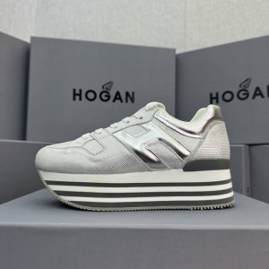 hogan 度假系列新款顶级版现货发售 松糕厚底顶级版 都市新潮休闲风 各明星 博主推荐 时尚百搭风格百变！原版楦型 原版大底一比一为你打造 值得推荐！ 鞋面采