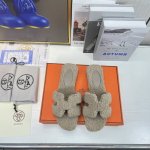 橙子出厂价 Hermes 爱马仕 秋冬新款 休闲家居外穿毛毛拖鞋 时尚潮流最新款泰迪羊毛H拖秋冬款平底毛拖，上脚超百搭暖底，女主们的最爱！ 码数：35-42