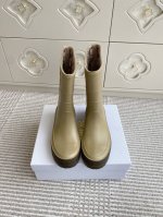 dior 迪奥Diorunion 厚底雨靴防水短靴 顶级品质 这款 Diorunion 雨靴以 Dior 的经典高订标识重新诠释。米色橡胶鞋面饰以 L‘Unio