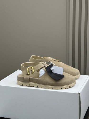 顶级品质 Prada Ss25 勃肯鞋 麂皮拉菲草编织 P家25春夏勃肯鞋新品，好看有好穿的单品，三角标加持，高级感拉满，降维打击一众勃肯单品 哈哈哈哈，好看