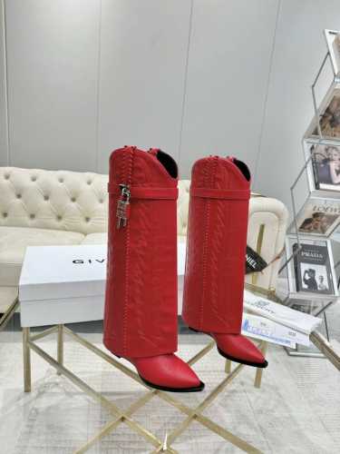 GIVENCHY ｜4 最高版 出厂价 真皮大底 仿真皮大底 定做 Givenchy 2024 新款高靴系列 纪梵希 锁扣 真皮电绣款风靡整个时尚圈 专柜 正品