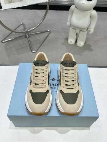 出厂价 。Prada 225普拉达新品，实力来袭！众多网红同款，时髦百搭Nice单品，意大利专柜代购原版鞋开发，1比1照足原味复刻。今年的主题就是不被定义 通过
