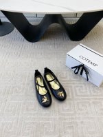 出厂价 扣件+10 Cotemp2054新品芭蕾鞋 期待很久的cotemp早春新品系列来啦，鞋型和颜色配合的太棒了，时髦精的挚爱。不允许错过的芭蕾鞋。原版1:1