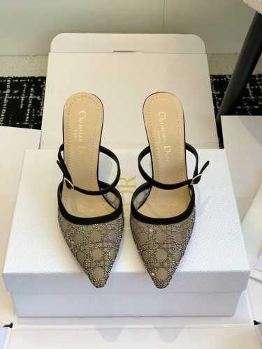 东莞代购级 Dior 迪奥 25Ss 春夏走秀新款Tribales系列女鞋 Cd明星同款时尚尖头 烫钻 高跟穆勒凉拖鞋 凉鞋 单鞋 材质:原版定制进口澳钻 原版