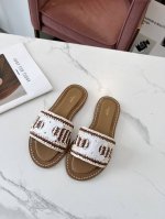 celine 赛琳 春夏新品半拖鞋鞋面采用原版1:1纯手工缝制而成，大底下层原版生胶上层真皮底组合，质感非凡上脚超级好看 码数35-41 41定做不退换