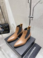 Alexander wang.｜亚历山大王 秋冬新品绝美牛皮短靴 超显腿长，稳赢！御姐风！不俗不素！看似柔若无骨，实则包容性极强，修饰腿型，拉长身形！线条流畅，
