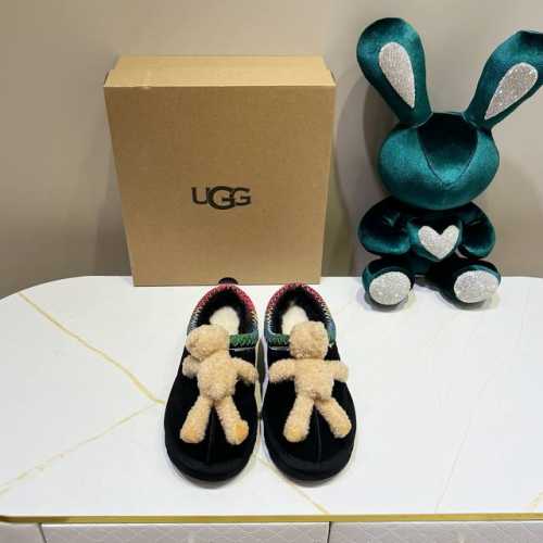 ，UGG 棉拖小熊 雪地靴 俏皮可爱的百变造型， 美国轻奢品牌UGG 平底系列冬季羊毛一体雪地休闲保暖毛毛家居包头棉拖鞋。官方同步包装 检验标 材料采用原厂防