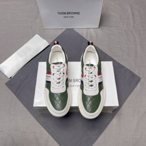 thombrowne 汤姆布朗官网步同更新 、最新男士休闲鞋，意大利进口头层牛皮+牛皮内里，橡胶耐磨大底，精线美条、没过有多修饰，欧美风格、上舒脚服上挡次、可选