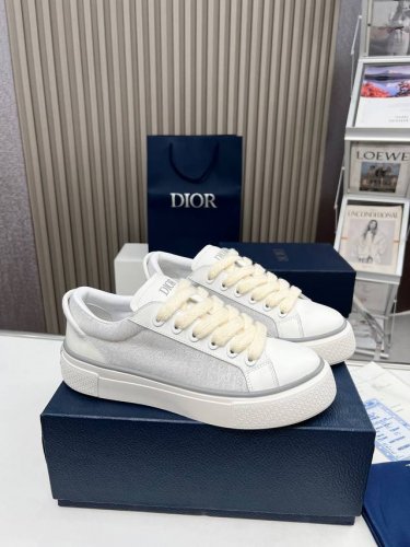 p直销 女鞋 女装 刺绣+20 dior 迪奥 B33 情侣休闲鞋 黑色刺绣款 春季新款 全新演绎经典的网球鞋 时尚廓形突显厚重质感 采用黑色丝绸哑光牛皮精心制
