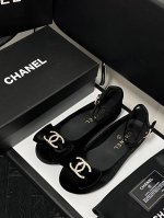 橙子出厂价p Chanel 香奈儿 初夏新款 丝绒蝴蝶结水钻扣玛丽珍鞋 平底单鞋 这是香奈儿最经典的款式，从未跌落时尚的舞台！基础单鞋样式，鞋型修长秀气，小巧的
