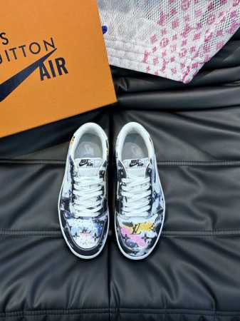 Ouis *Uitto* Nike 新款原版抽屉盒子，联名低帮休闲板鞋，这款运动鞋完全由牛仔帆布拼接皮革制成，饰有路易威登标志性的花押字和带有天然牛皮滚边的da - 点击图像关闭
