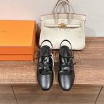 Hermes 爱马仕 Jackie 50高跟鞋 时尚又百搭 搭配Hapi鞋扣 超级舒服 每个细节都做到极致 搭配同色调标志性纯鞋扣 设计简约流畅 打造时尚柔美造