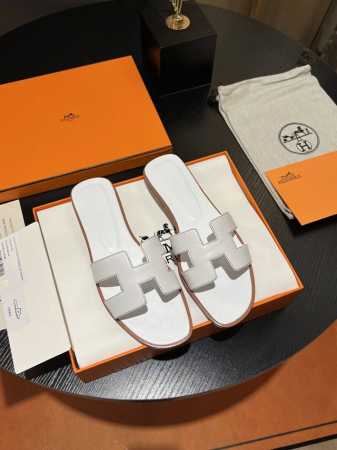Hermes爱马仕，H拖平纹系列，上脚颜值超高！原版鞋1:1制作，顶级版本，上脚非常舒服大方，大牌名明最爱的奢侈品高档华丽的完美结合一体,为你展现出高贵不凡的人 - 点击图像关闭