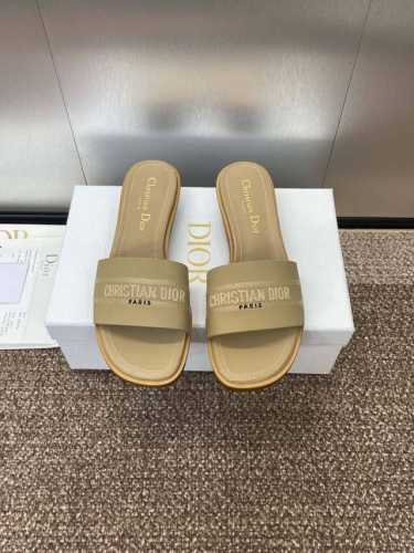 工厂价 迪奥 Dior 2025 春夏新款 DWAY 平底一字拖拼色女鞋 CD字母logo立体刺绣圆柱跟凉鞋 方头粗跟果冻色露趾拖鞋 原版开发市面顶级版本材质: