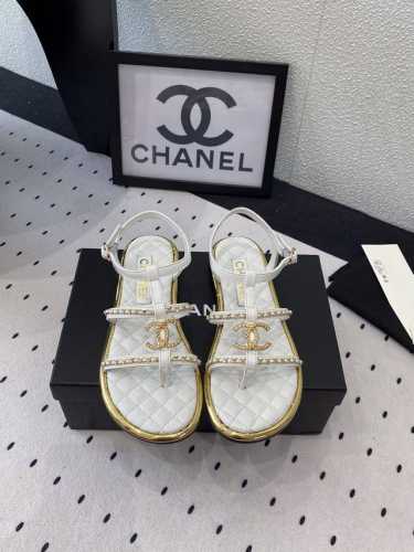 Chanel春夏新款链条凉鞋 超多网红时尚博主种草 夏天必备 拥有香家特色优雅名媛气质 让人无法抗拒 进口羊皮链条鞋面 混种羊皮垫脚 意大利真皮大底 Size：