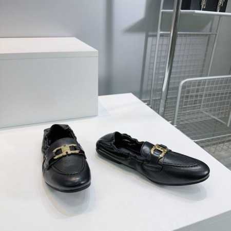 高品质出厂 ！顶级品质原单渠道！ Ferragamo菲拉格慕25春夏新款后松紧芭蕾舞跳舞鞋单鞋！ 经典五金扣饰！优雅大气 春夏必入的一款跳舞鞋 皮料非常柔软亲肤 - 点击图像关闭