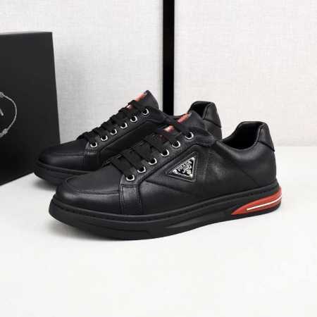 普拉达 Prada 批 。引爆全场！不断创新的国际品牌 此款男士休闲鞋，原版版本，专柜一比一牛皮材质，皮垫脚橡胶防滑大底，透气舒适以质量说话38-44 - 点击图像关闭