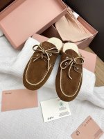 miu Miu2025新款复古豆豆鞋 半拖鞋 独家高版 Miu Mi*2025春款平底Zp开发 原版秒杀市面版本 Miu真的太少女啦！超级软糯 喜欢可以冲了！