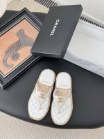 chanel 25P新款菱格拖鞋 春夏新款，高版本高品质。 鞋面垫脚羊皮，原版大底。 Size:35-39 其他码数定做