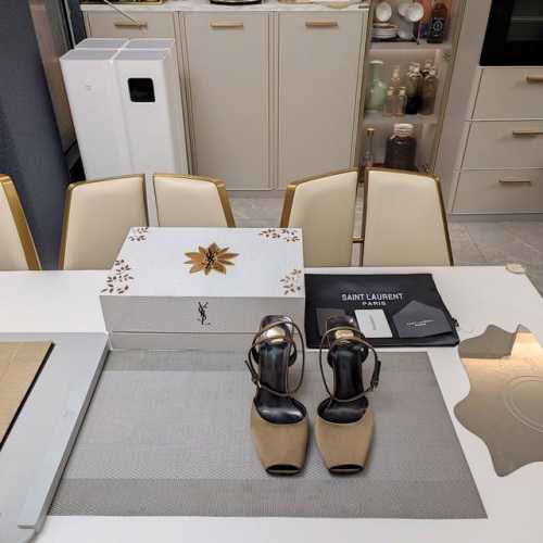 SAINT LAURENT ” SYL圣罗兰 顶级版本25SS众明星网红追捧的坡跟斜高跟，方头绑带小鱼嘴凉鞋。SYL 2025官方VIP 贵宾版金花磁铁盒 认清