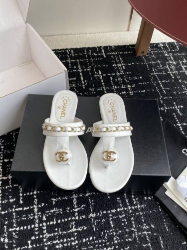 代购级 官网同步盒包装 Chanel 香奈儿 25Ss 夏季新款 夹脚人字拖 海滩必备款 Chanel2025香奈儿最新爆款 夏季夹脚拖鞋、百搭显脚瘦气质款，颜
