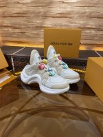 出厂价P P490 顶级版本2025新款Lv花式半拖款 Archlight 驴牌五金休闲运动老爹鞋后增跟高约5.5Cm，大底最高度厚约8Mm 面料:环保Tpu和