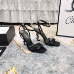 上新 YSL 顶级高版本2025新款真丝烫钻交叉带凉鞋细节处理完美垫脚羊皮 质感细腻 AAA级意大利黑色真皮大底极致完美复刻1鞋面：进口真丝+烫钻2垫脚：进口羊