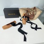 高品质出厂 ！小众潮牌ALAIA 春夏新款猪鼻子芭蕾舞绑带极简平底单鞋！绑带两穿可拆！ 独家新品 法式优雅 甜酷芭蕾风 浪漫又迷人 超级舒适百搭 鞋面ZP订制牛