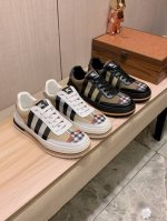 新款: 厂价 巴宝莉* 最新爆款休闲鞋 顶端品牌 奢侈 代购 顶级 质量 鞋面選用进口透气牛皮搭配材质透气羊皮垫脚 精细做工 原版个性时尚柔软橡膠耐磨防滑大底