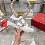 RV早春新款水钻方扣四季休闲鞋，明星同款小白鞋，面料:头层牛皮，内里:羊皮，码数：35-40