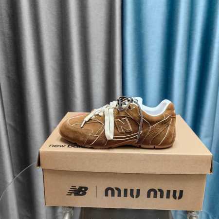 情侣款MiuMiu缪缪 x New Balance NB530 休闲 运动鞋 阿甘鞋 德训鞋 原版购入开发做货 Miu Miu x New Balance 经典 - 点击图像关闭