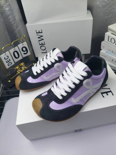 loewe 扣子 不带扣子可选 罗意威 25Ss新款巴黎时装 Balletrunner 情侣款芭蕾运动鞋 阿甘鞋 经典一眼就爱上的 拼接的极简风格真的做到极致