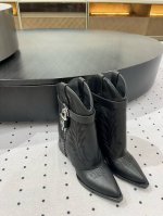 秋冬新品，火遍整个时尚圈，各路网红大咖，以及明星大腕的最爱。 ★面料： 牛皮 内里：牛皮 鞋底：牛皮大底 优雅风格 创造不一样的感觉 跟高：坡跟8.5 cm 简