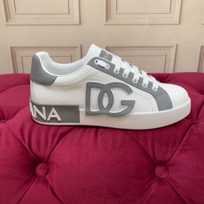 情侣款 高质量 品牌大底dolce & Gabbana 杜嘉班纳 独家精工定制上市 品牌字母工艺点缀绝美奢华闪耀 精湛的做工 众多人至爱采用高端进口丝绸牛皮 白