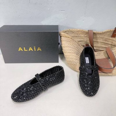 高版本出厂 ！小众潮牌Alaia 阿莱亚25春夏专柜主推款水钻平底玛丽珍单鞋芭蕾舞鞋！Bling...Bling...可爱俏皮减龄又不失高级感～富家千金即视感～