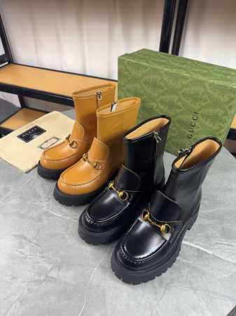 Gucci新款，双GG沟纹厚底乐福松糕鞋。原版1：1打造。超美品质，专柜经典款。 鞋面:原版开边珠牛皮 内里:水染牛皮 垫脚:水染牛皮 大底:超轻原版底 厚底增 - 点击图像关闭