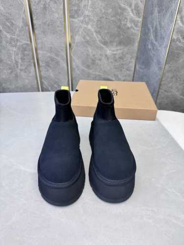 UGG 经典迷你迪普靴 UGG Classic Mini Dipper Boot 经典再现，重新解锁迷你巅峰走在秋冬的时尚前沿 EVA轻质缓震外底 5cm厚底设