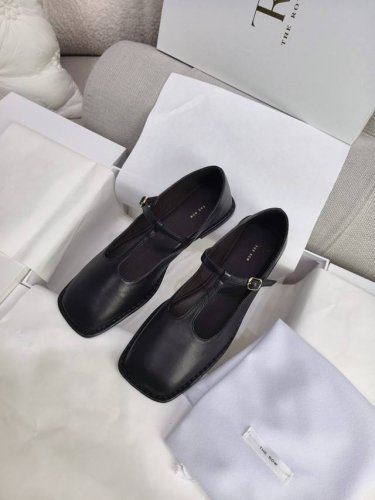 上新The Row羊皮休闲方头玛丽珍鞋单鞋 原单品质版 Zp级别 市面上最高版本购入Zp一致做货 懂货的都知道我家的品质 无Yb不做货整双鞋子从面料 鞋底 辅料