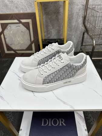 Dior-迪奥 来自法国 众多时尚超模首选品牌 做工精细 采用进口原版布面料 羊皮内里 原版开模耐磨大底 给予你色彩斑斓的时尚 尺码 Size :38-44 4 - 点击图像关闭